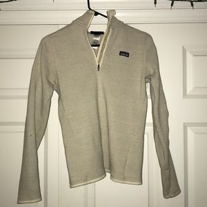 Women’s tan sweater fleece